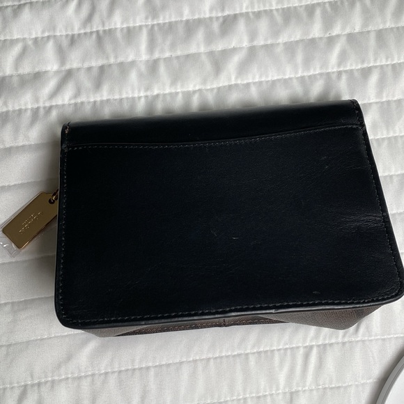 Coach crossbody bag with gold chain - Picture 7 of 7